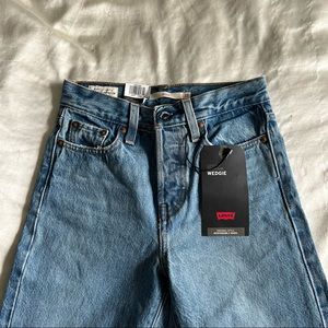 levi’s wedgie jeans